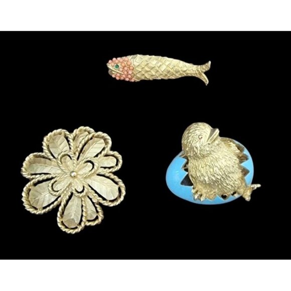 Vintage Pin Lot Crown Trifari Chick Hatching Flower Unmrked Koi Fish Pin Brooch